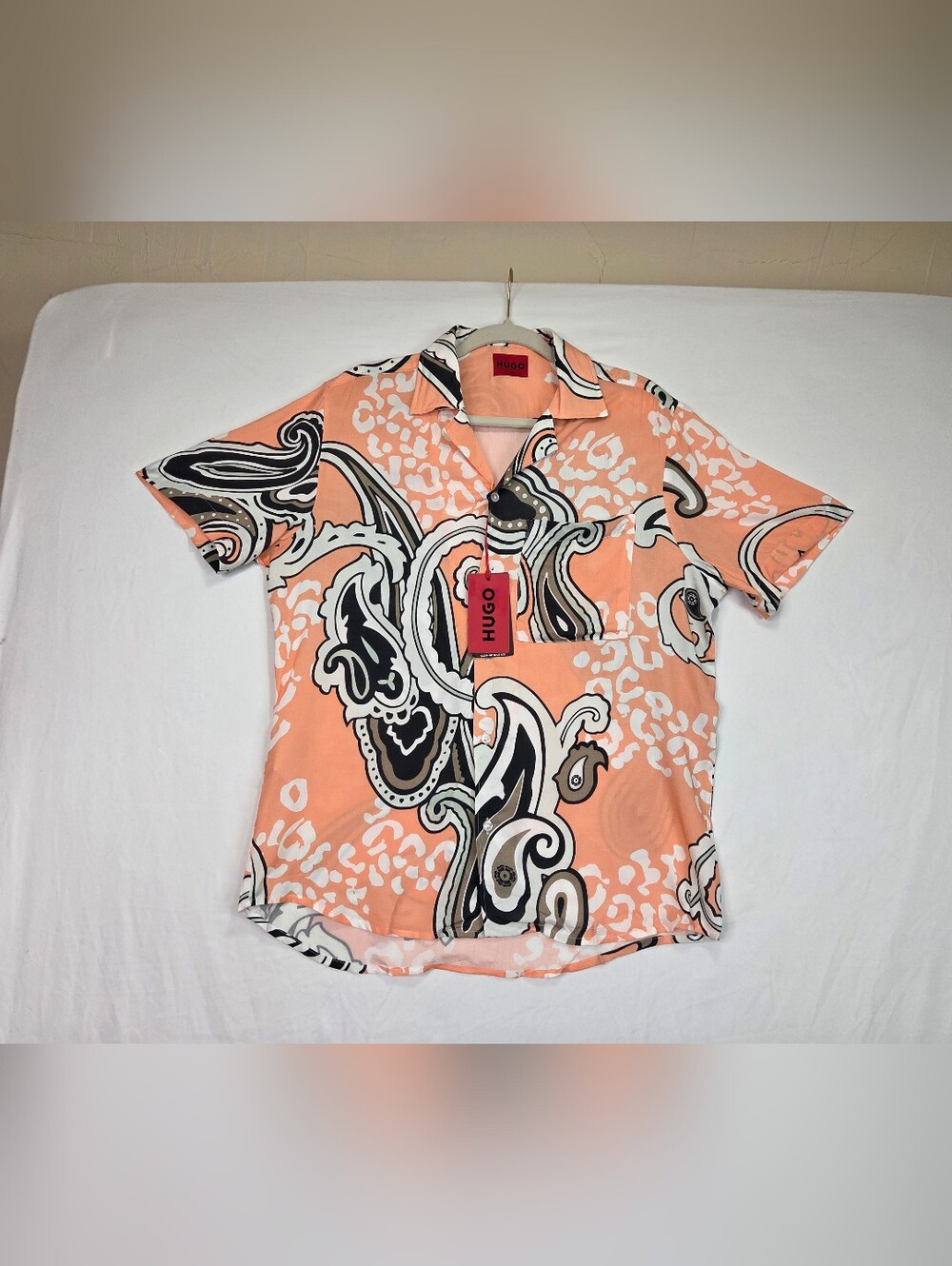 HUGO Boss Fantasy Print Button Front Shirt Peach Paisley Straight Fit Small NWT